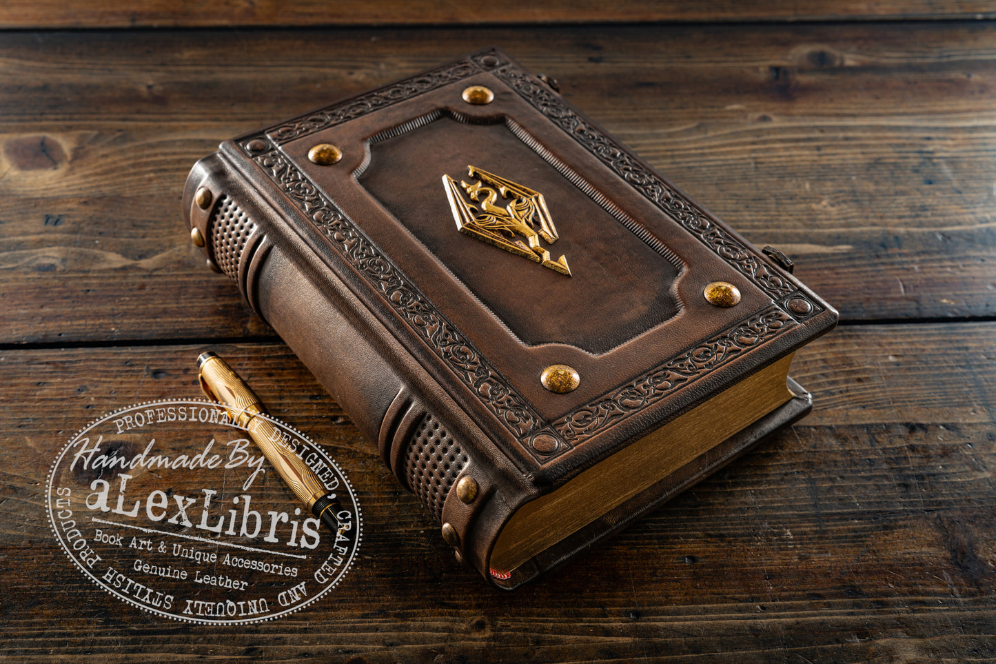 Skyrim Leather Journal: Large 7.5 x 10 Inches, 600 Blank Pages - Embrace the Eternal Cycle with this Antiqued Leather Journal