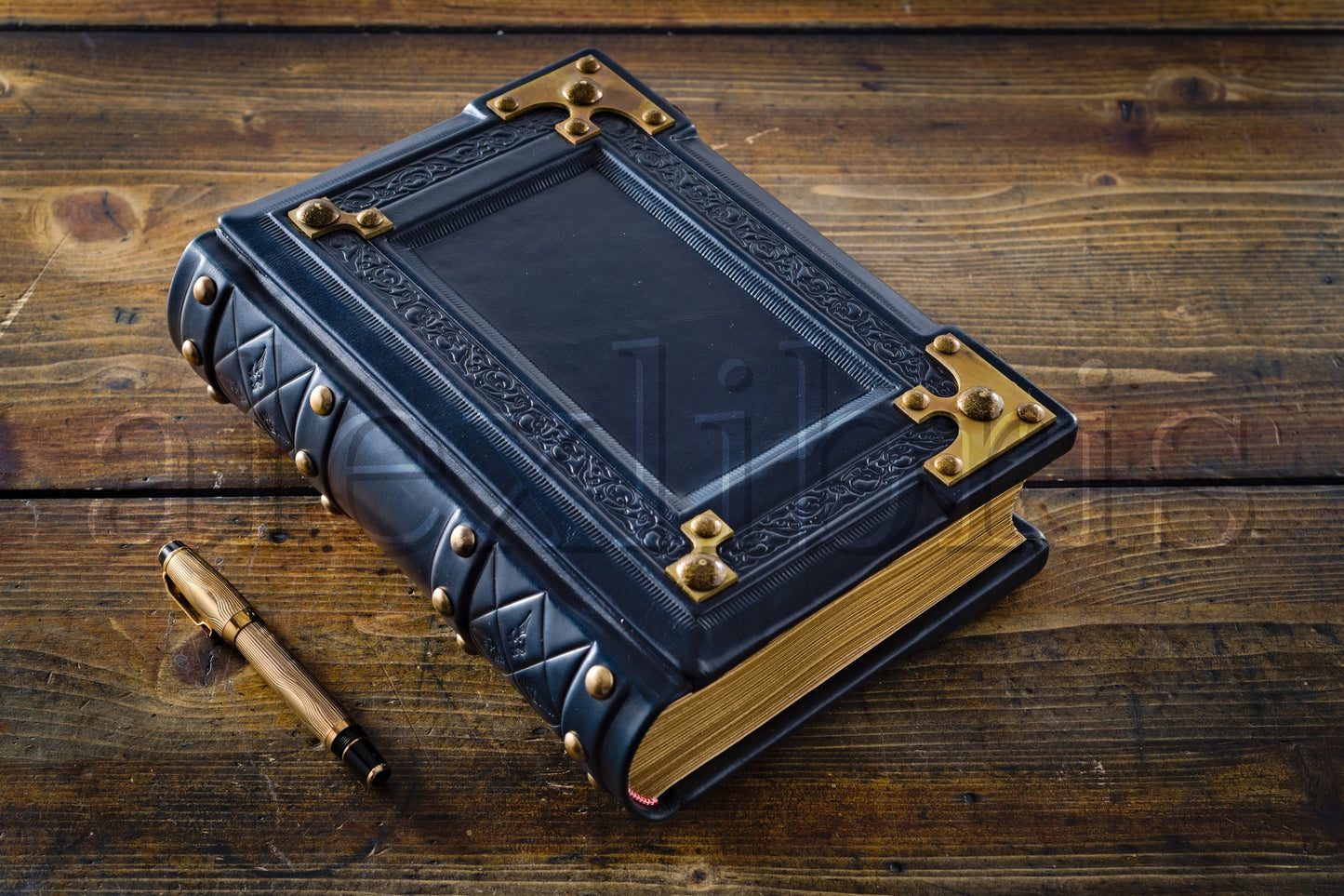 Medieval Leather Journal: Large 8 x 10 Inches, 600 Blank Pages - Delve into the Mystical World with this Enchanting Book of Shadows, Magical Journal, and Traveler Sketchbook