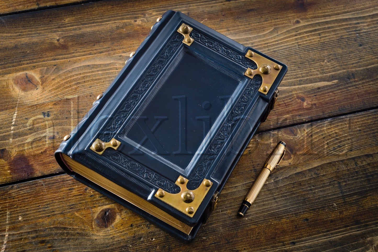 Medieval Leather Journal: Large 8 x 10 Inches, 600 Blank Pages - Delve into the Mystical World with this Enchanting Book of Shadows, Magical Journal, and Traveler Sketchbook