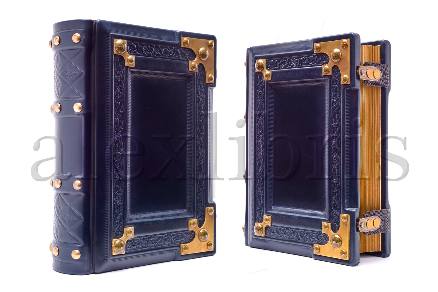Medieval Leather Journal: Large 8 x 10 Inches, 600 Blank Pages - Delve into the Mystical World with this Enchanting Book of Shadows, Magical Journal, and Traveler Sketchbook