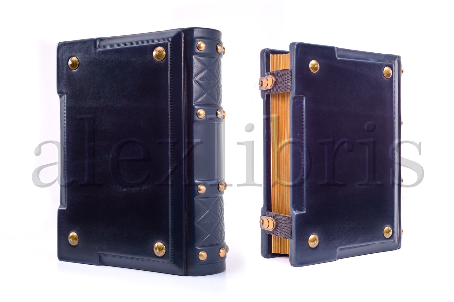 Medieval Leather Journal: Large 8 x 10 Inches, 600 Blank Pages - Delve into the Mystical World with this Enchanting Book of Shadows, Magical Journal, and Traveler Sketchbook