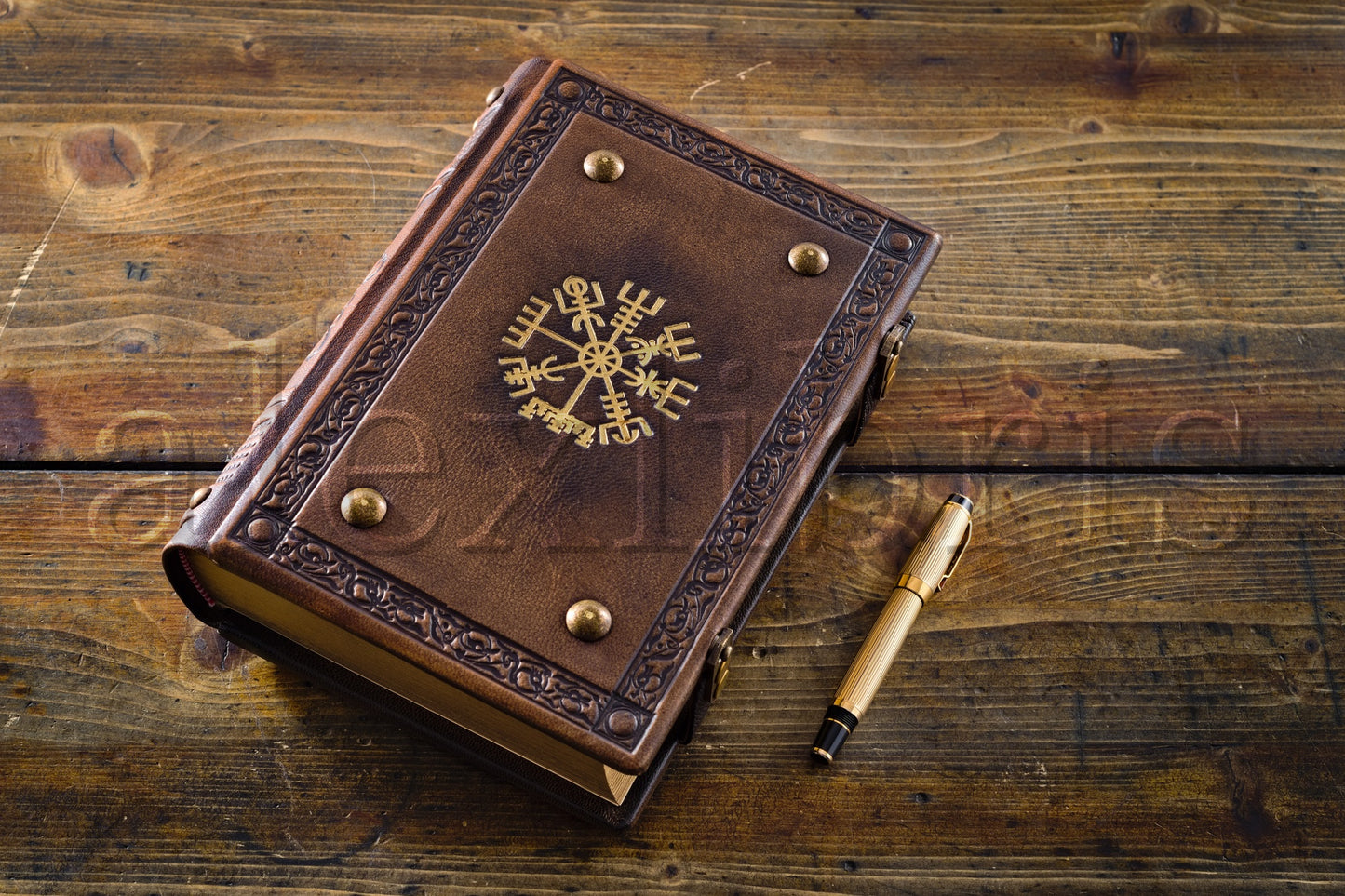 Vegvisir Leather Journal: Large 7.5 x 10 Inches, 600 Blank Pages - Discover the Mysteries of the Viking Age with this Norse-inspired Journal