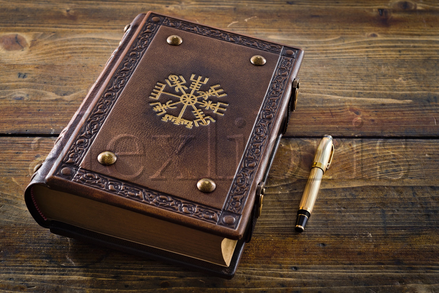 Vegvisir Leather Journal: Large 7.5 x 10 Inches, 600 Blank Pages - Discover the Mysteries of the Viking Age with this Norse-inspired Journal
