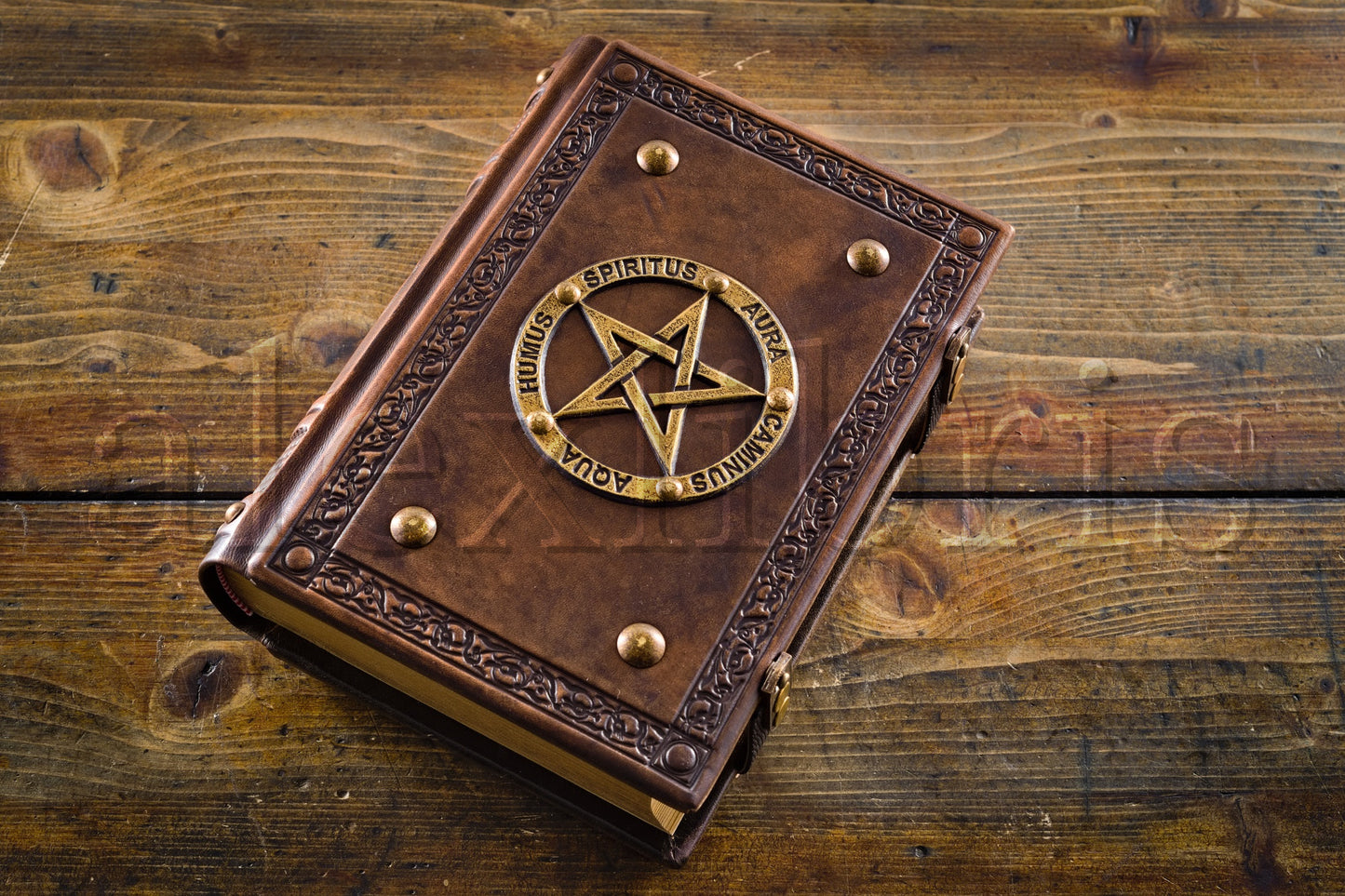 Pentagram Leather Journal: Large 7.5 x 10 Inches, 600 Blank Pages - Unleashing the Power of the Elements