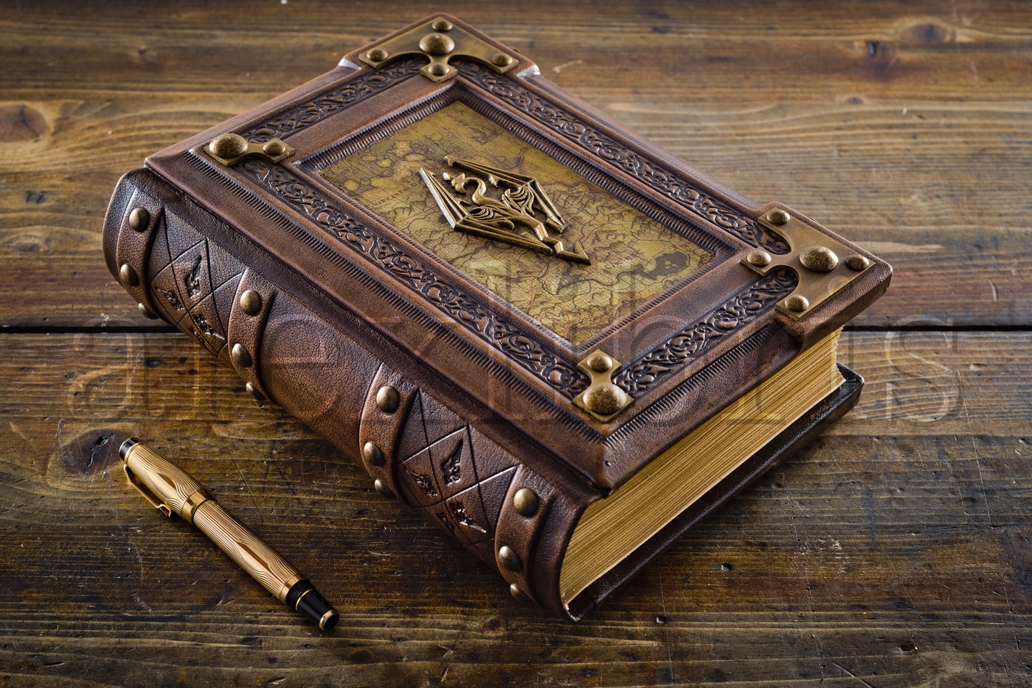 Skyrim Leather Journal: Large 8 x 10 Inches, 600 Blank Pages, Medieval Style - A Gamer's Handbook inspired by Skyrim and the Dark Brotherhood