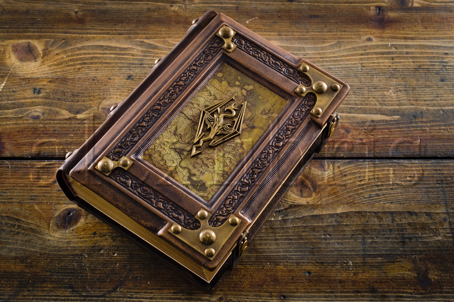 Skyrim Leather Journal: Large 8 x 10 Inches, 600 Blank Pages, Medieval Style - A Gamer's Handbook inspired by Skyrim and the Dark Brotherhood