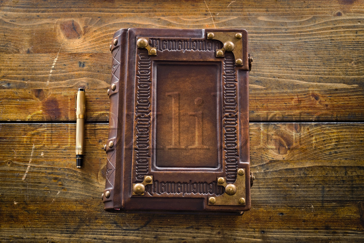 Memento Mori Leather Journal: Large 8 x 10 Inches, 600 Blank Pages - A Reminder of Life's Transience