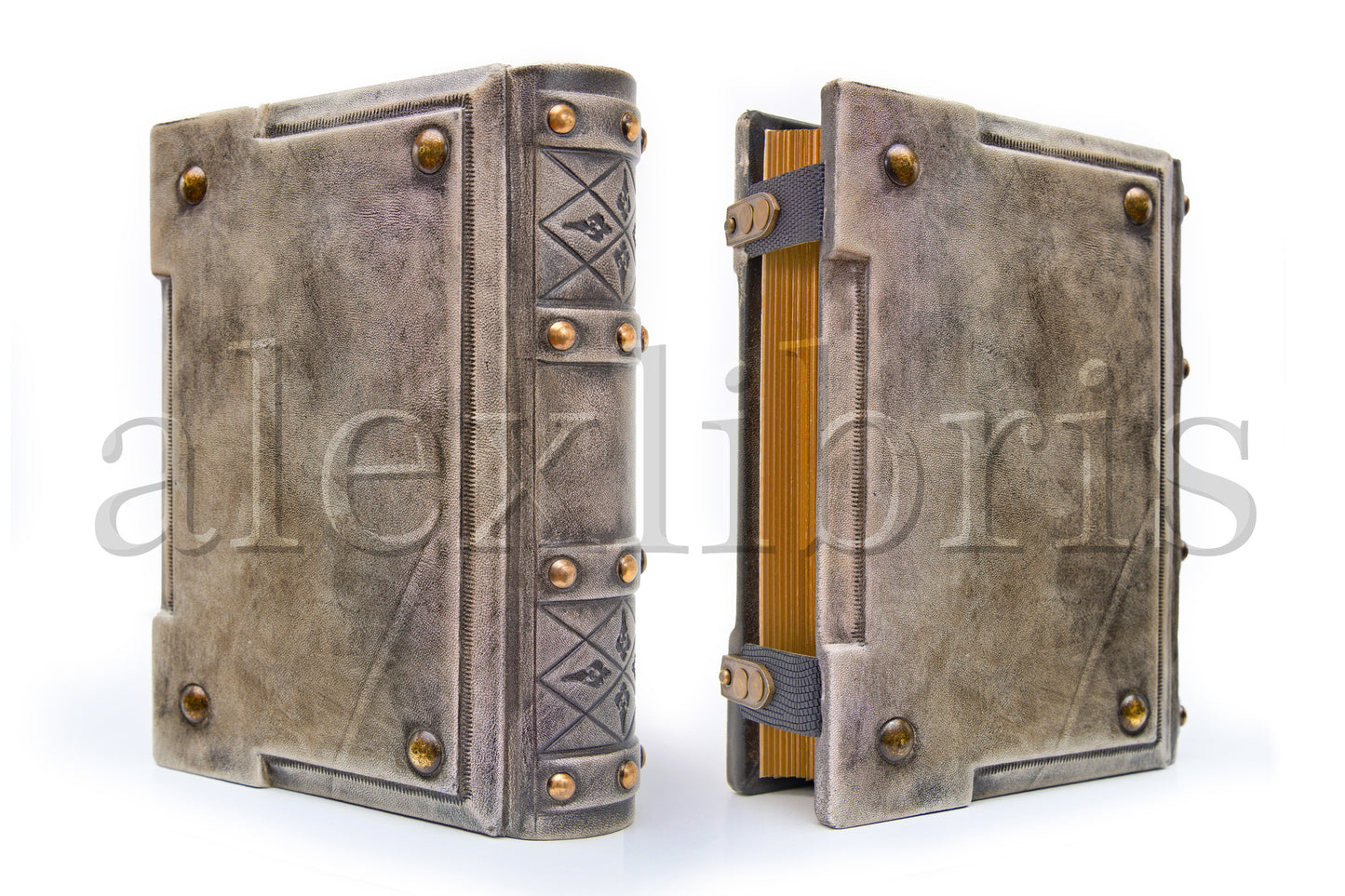 Medieval Leather Journal: Large 8 x 10 Inches, 600 Blank Pages - Delve into the Mystical World with this Enchanting Book of Shadows, Magical Journal, and Traveler Sketchbook