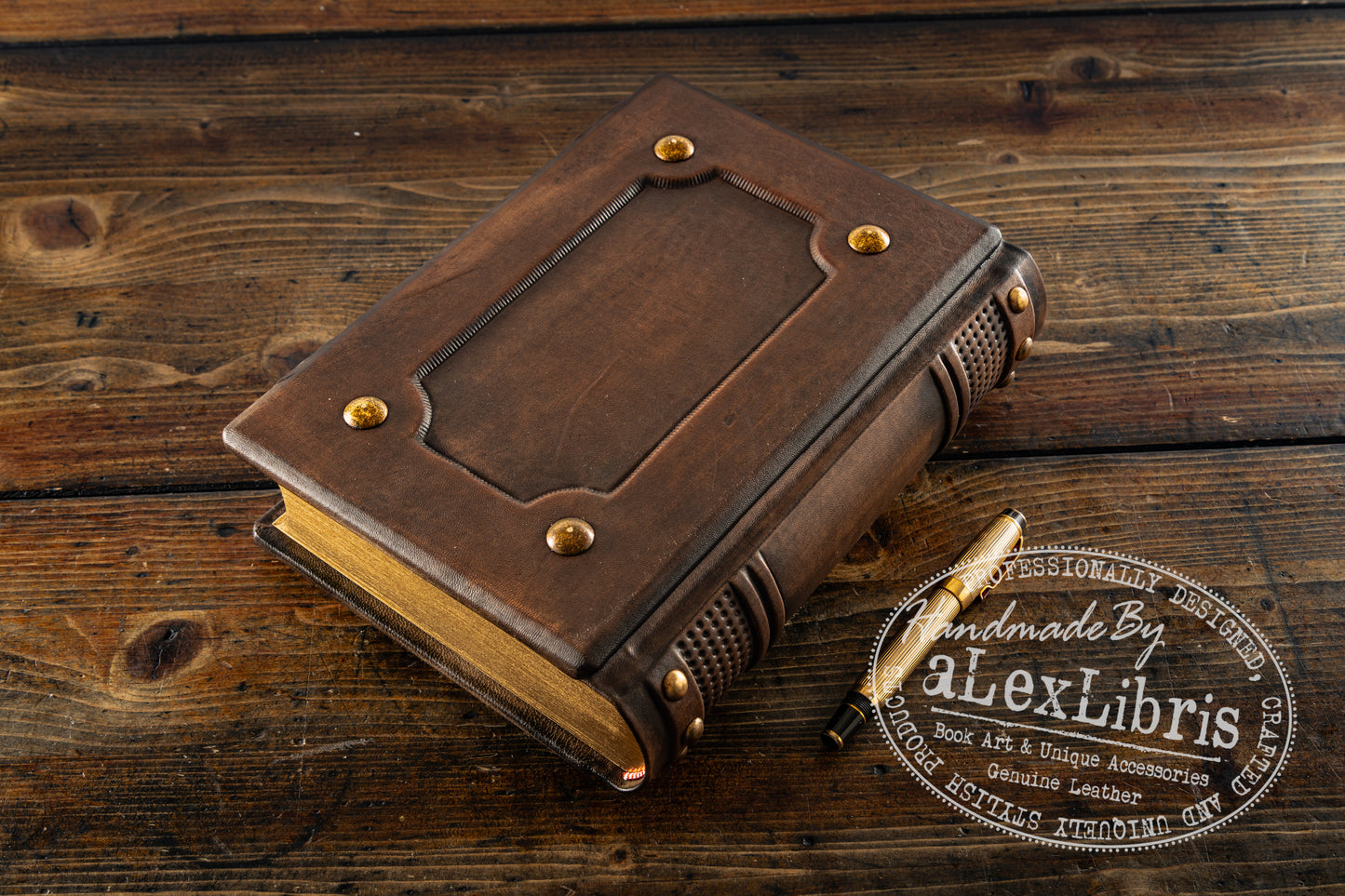 Skyrim Leather Journal: Large 7.5 x 10 Inches, 600 Blank Pages - Embrace the Eternal Cycle with this Antiqued Leather Journal