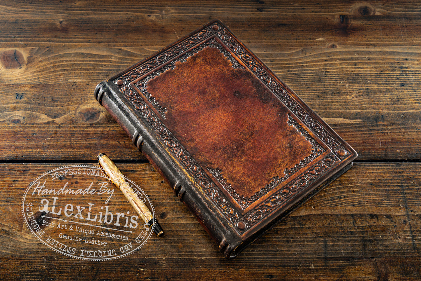 Elegant Leather Agenda: Large 8 x 10 Inches, 260 Blank Pages - Organize Your Days with Style and Elegance in this Antiqued Leather Journal