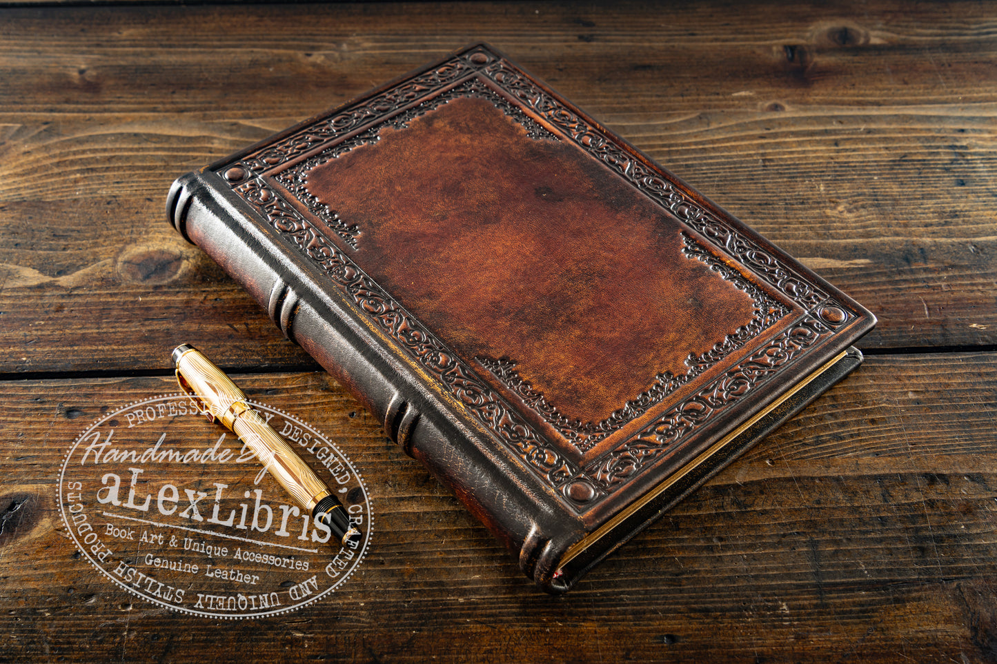 Elegant Leather Agenda: Large 8 x 10 Inches, 260 Blank Pages - Organize Your Days with Style and Elegance in this Antiqued Leather Journal
