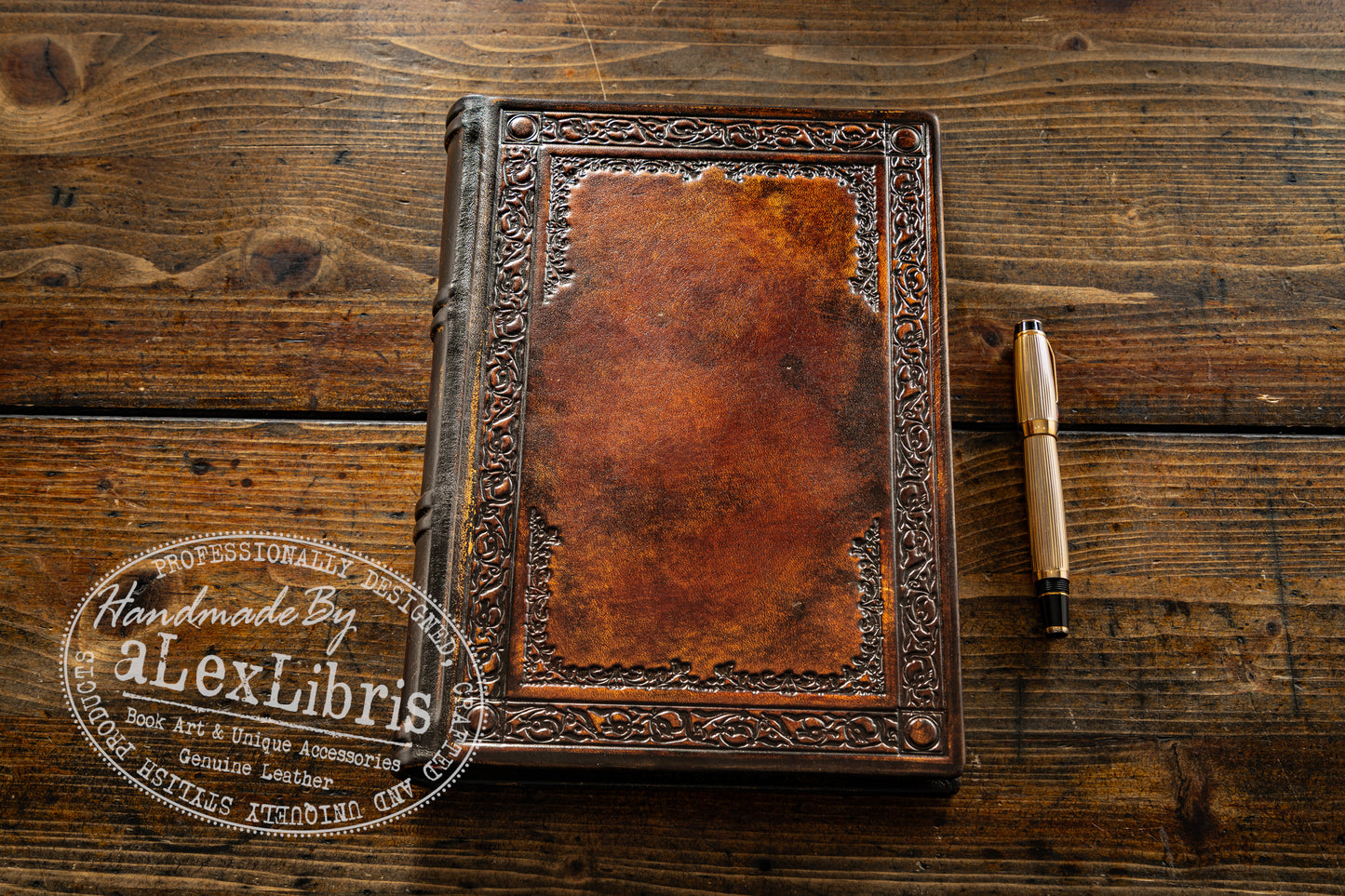 Elegant Leather Agenda: Large 8 x 10 Inches, 260 Blank Pages - Organize Your Days with Style and Elegance in this Antiqued Leather Journal