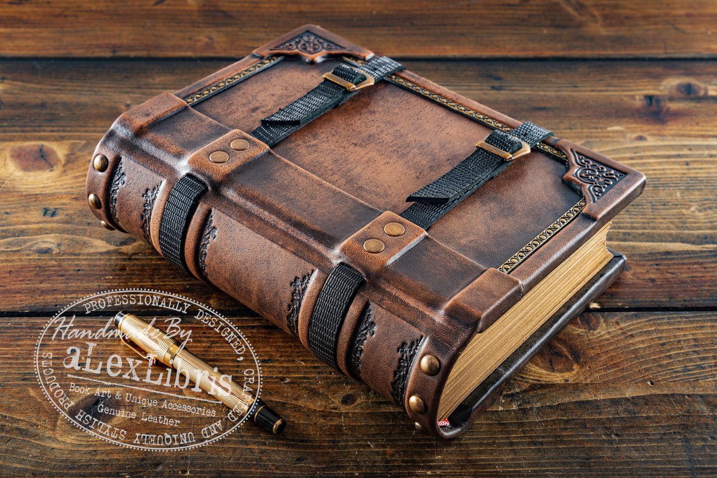 Belted Secrets: 8 x 10 Inches, 600 Blank Pages - Unveiling Mysteries with a Strap Closure