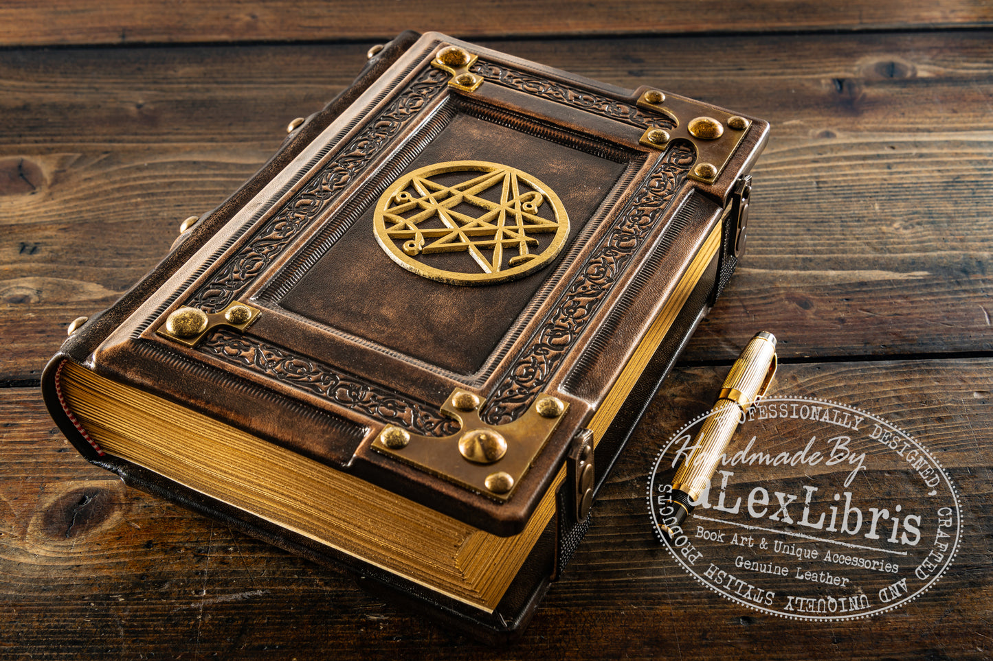 Cthulhu Leather Journal: 8 x 10 Inches, 600 Blank Pages - Unveiling the Secrets of Lovecraftian Lore and Ancient Magics