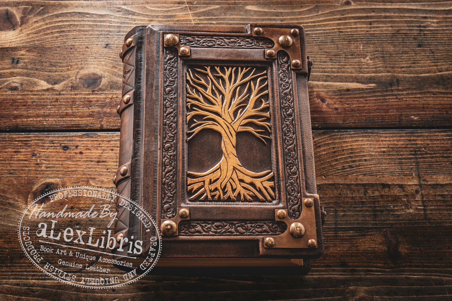 Tree of Life Leather Journal: Large 8 x 10 Inches, 600 Blank Pages, Medieval Style - A Pinnacle of Wisdom and Growth