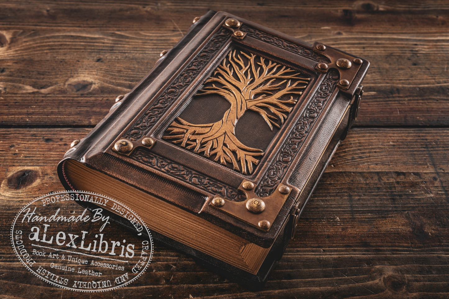 Tree of Life Leather Journal: Large 8 x 10 Inches, 600 Blank Pages, Medieval Style - A Pinnacle of Wisdom and Growth