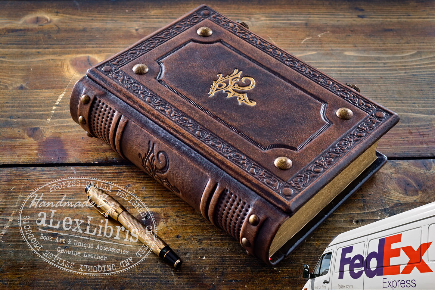Horus Eye Leather Journal: Large 7.5 x 10 Inches, 600 Blank Pages - Unlock the Secrets of Magic and Esoteric Wisdom with the Powerful Horus Eye