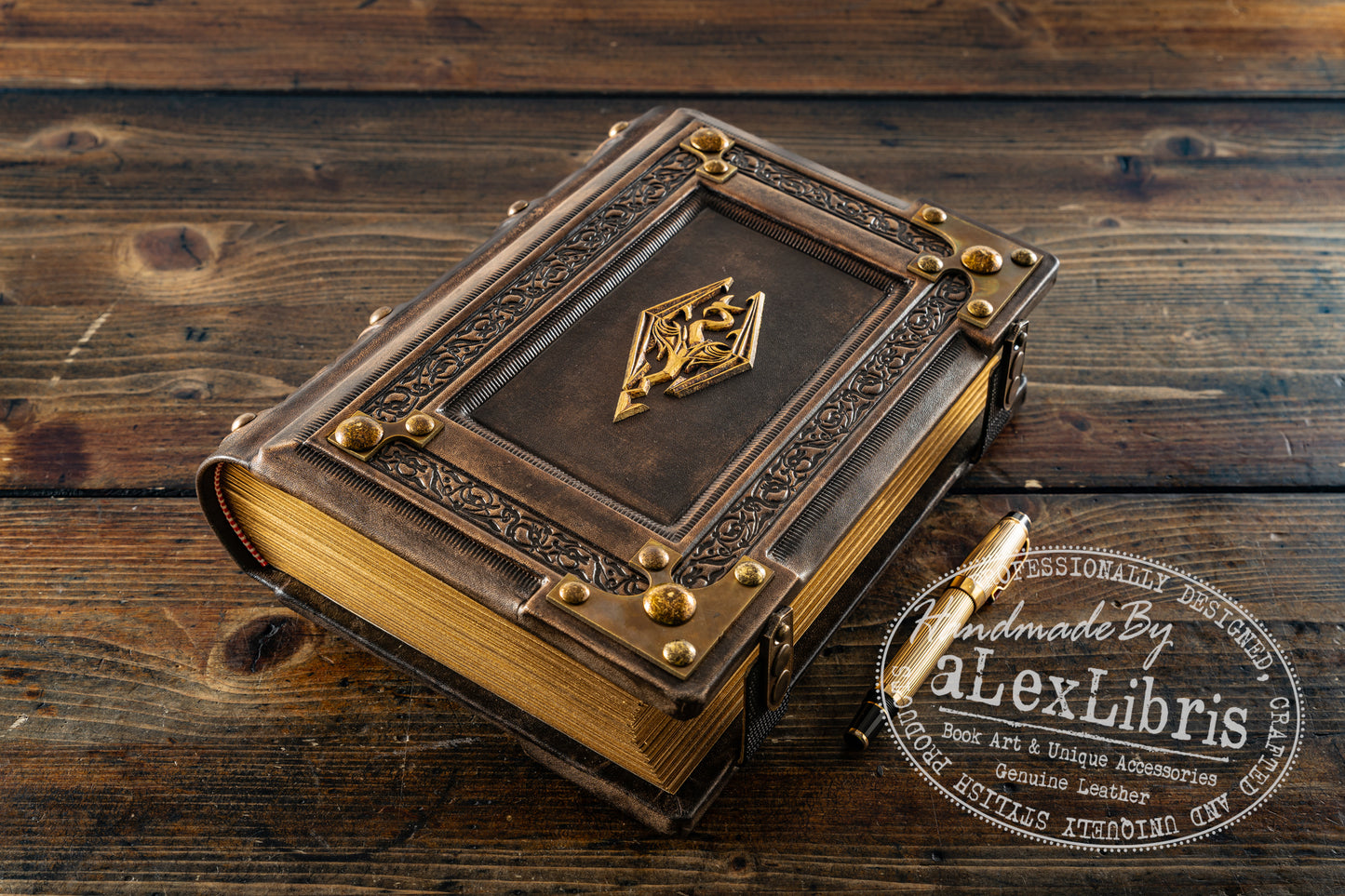 Skyrim Leather Journal: Large 8 x 10 Inches, 600 Blank Pages, Medieval Style - A Gamer's Handbook inspired by Skyrim and the Dark Brotherhood
