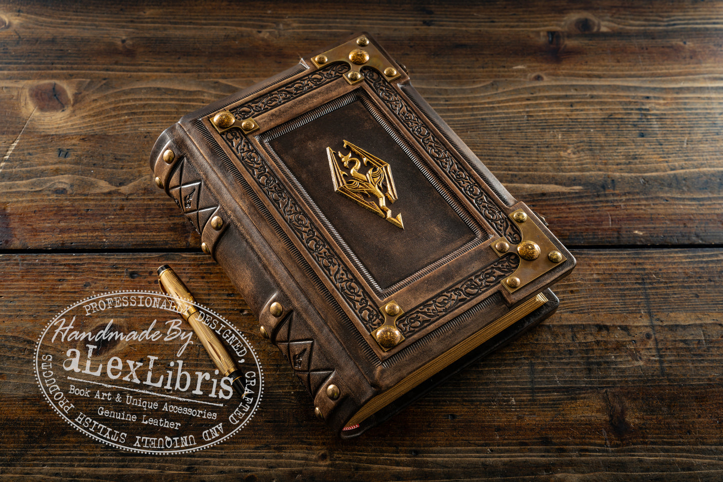 Skyrim Leather Journal: Large 8 x 10 Inches, 600 Blank Pages, Medieval Style - A Gamer's Handbook inspired by Skyrim and the Dark Brotherhood