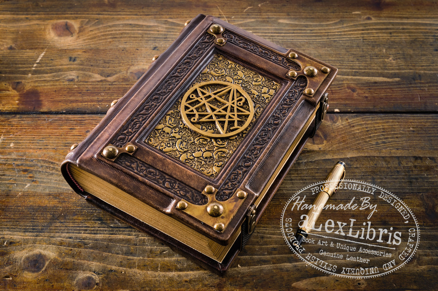 Cthulhu Leather Journal: 8 x 10 Inches, 600 Blank Pages - Unveiling the Secrets of Lovecraftian Lore and Ancient Magics