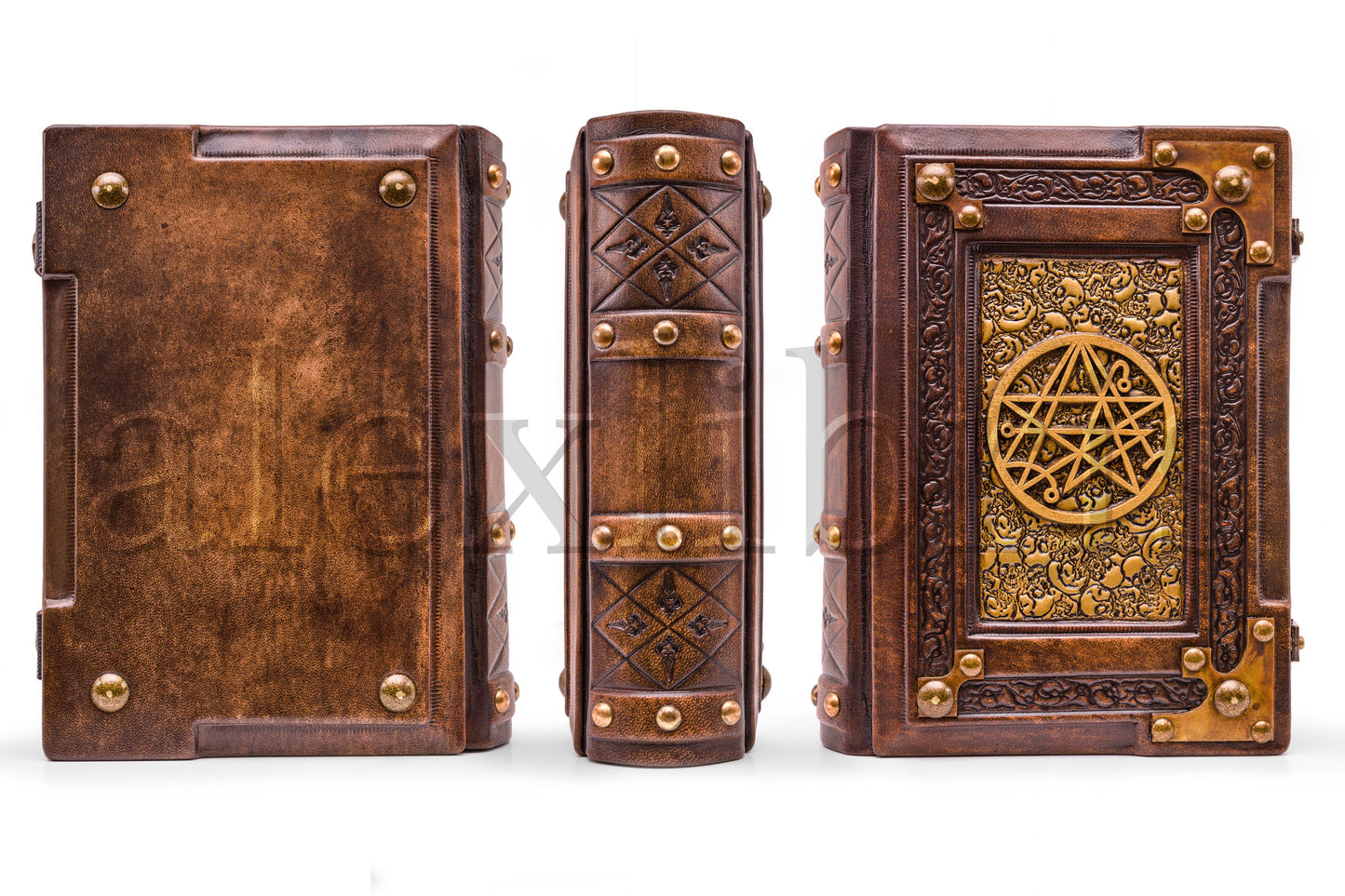 Cthulhu Leather Journal: 8 x 10 Inches, 600 Blank Pages - Unveiling the Secrets of Lovecraftian Lore and Ancient Magics