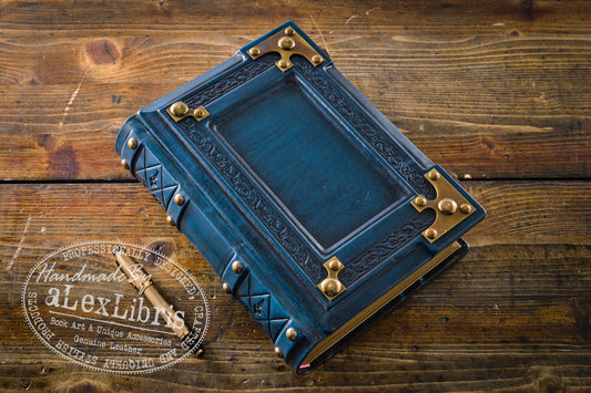 Medieval Leather Journal: Large 8 x 10 Inches, 600 Blank Pages - Delve into the Mystical World with this Enchanting Book of Shadows, Magical Journal, and Traveler Sketchbook