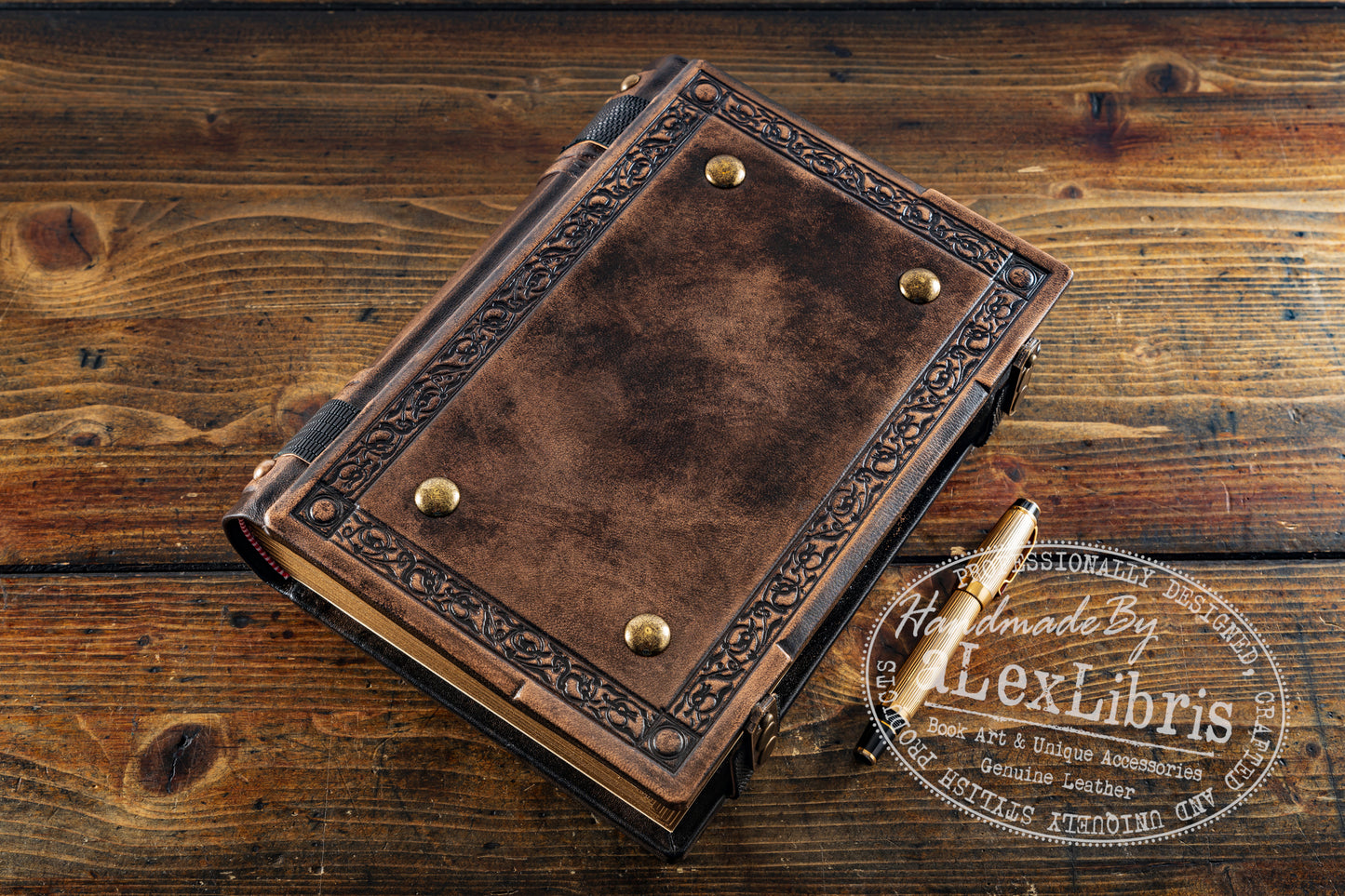 Elegant Medieval Leather Journal: Large 8 x 10 Inches, 500 Blank Pages - Journey into the Past, Perfect for Writing, Sketching, and Exploring the Secrets of Ancient Times