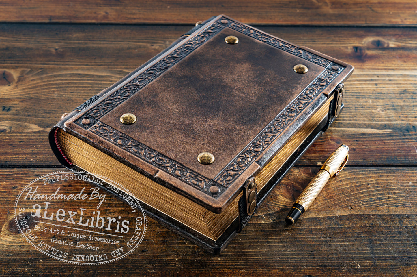 Elegant Medieval Leather Journal: Large 8 x 10 Inches, 500 Blank Pages - Journey into the Past, Perfect for Writing, Sketching, and Exploring the Secrets of Ancient Times