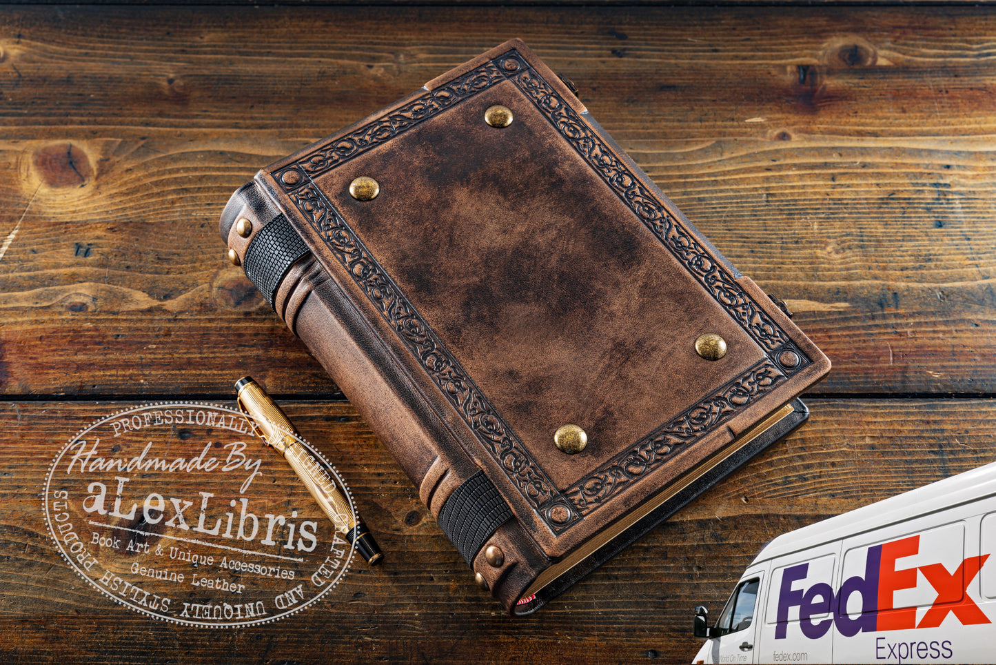 Elegant Medieval Leather Journal: Large 8 x 10 Inches, 500 Blank Pages - Journey into the Past, Perfect for Writing, Sketching, and Exploring the Secrets of Ancient Times