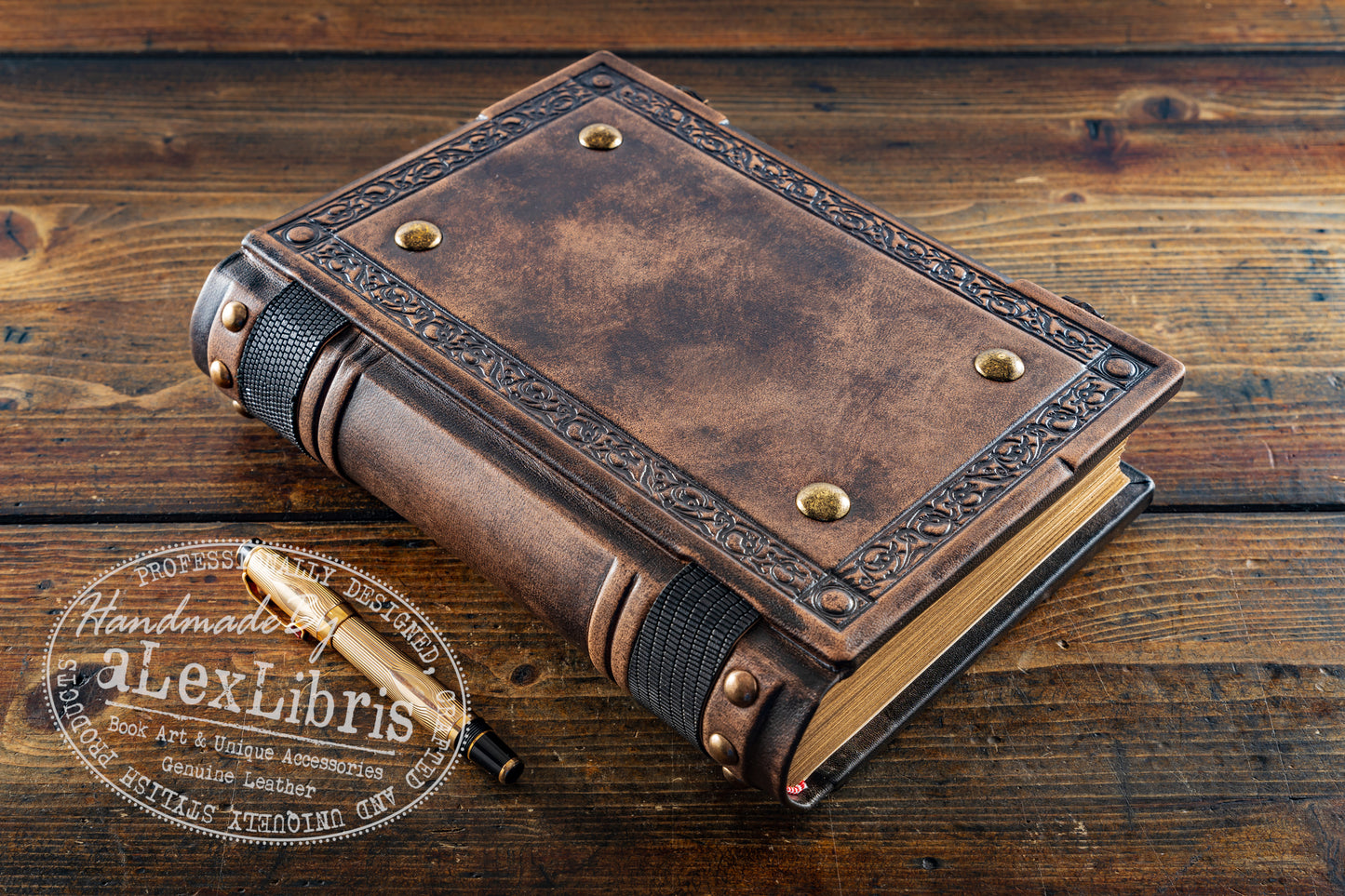 Elegant Medieval Leather Journal: Large 8 x 10 Inches, 500 Blank Pages - Journey into the Past, Perfect for Writing, Sketching, and Exploring the Secrets of Ancient Times