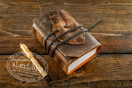 Traveler Leather Journal: Large 4 x 5 Inches, 400 Blank Pages - Capture Your Journey with this Compact Leather Journal