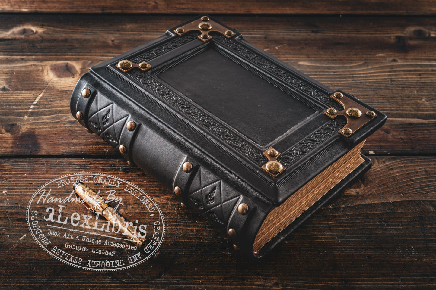 Medieval Leather Journal: Large 8 x 10 Inches, 600 Blank Pages - Delve into the Mystical World with this Enchanting Book of Shadows, Magical Journal, and Traveler Sketchbook